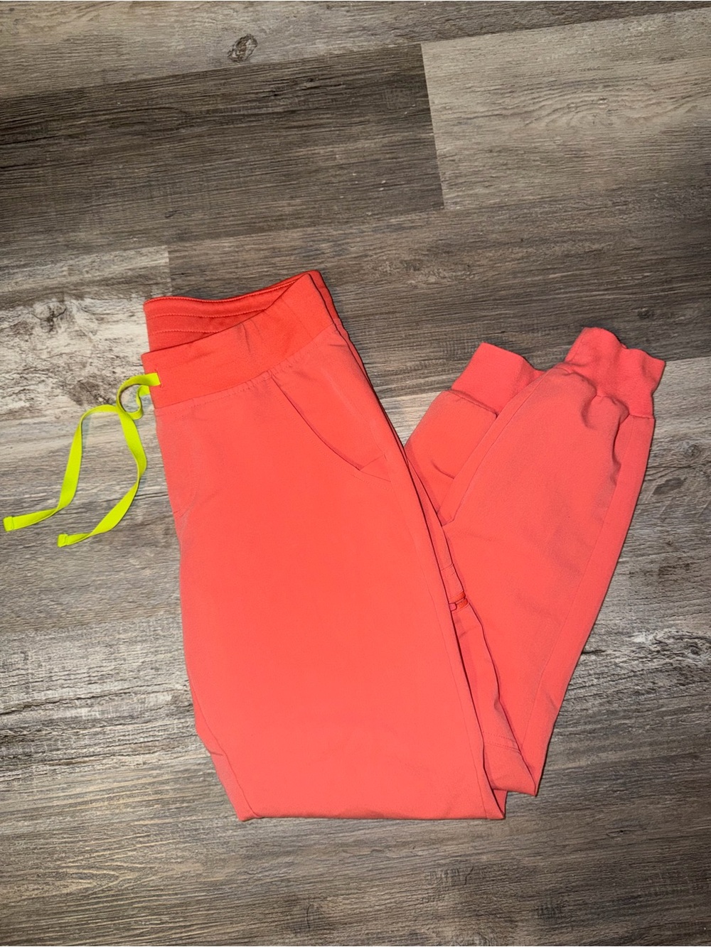 FIGS Zamora Jogger Scrub Pants Women’s Small Hot Coral W18SW2005